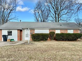 127 Clearview Dr, Belleville, IL 62223