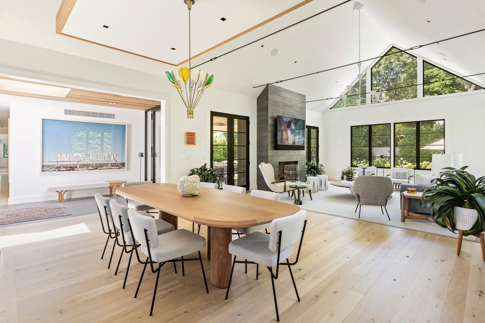  Dining area opening to Kitchen