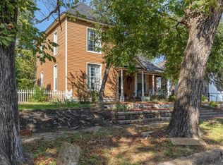 411 W Sears St, Denison, TX 75020