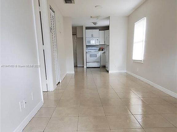 2nd image of 1019 21st St #1019