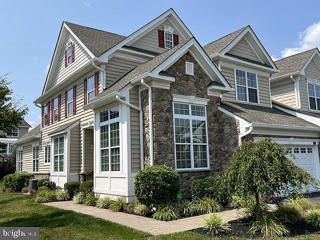 1st image of 271 Hopewell Dr