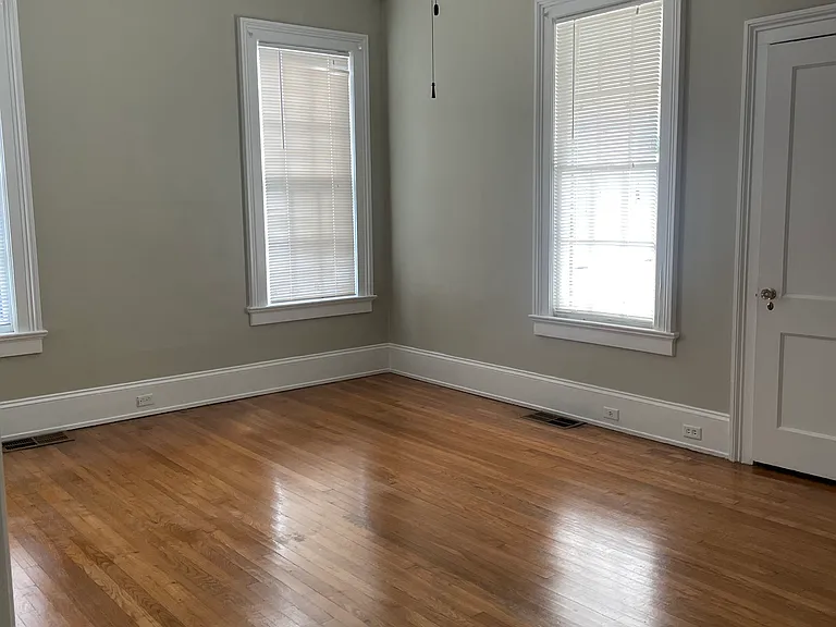 657 Park Dr NE #1 — Photo 3