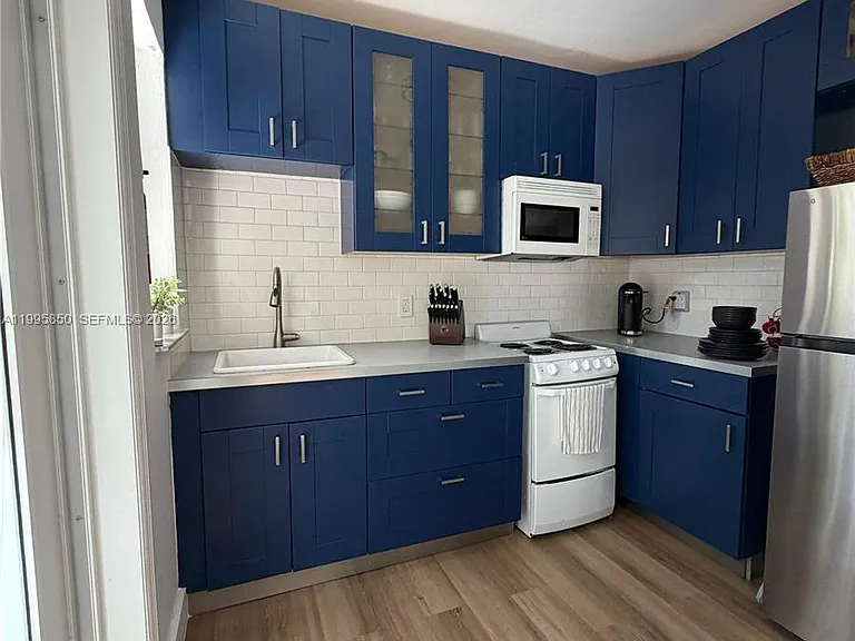 11201 NE 10th Ave #11201 — Photo 15