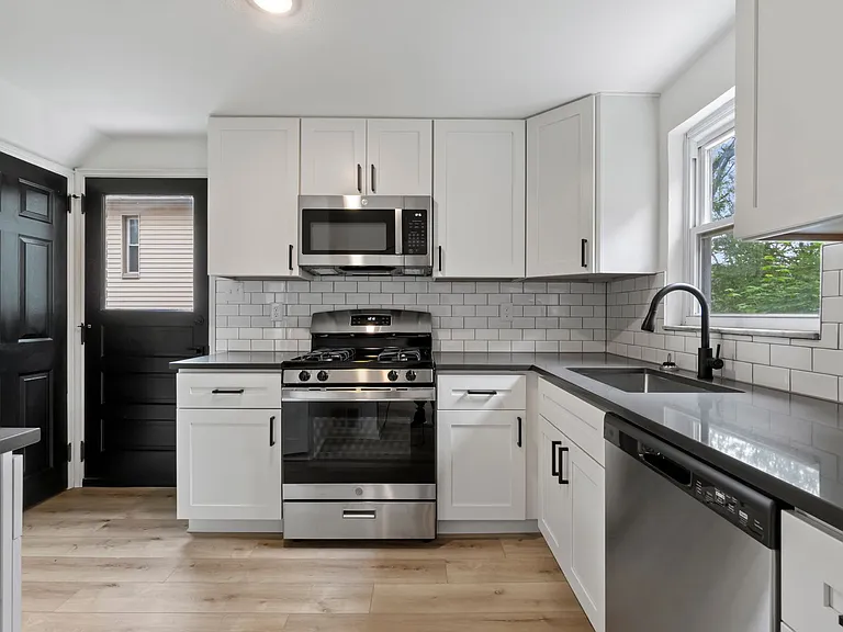 118 Ravilla Ave — Photo 12