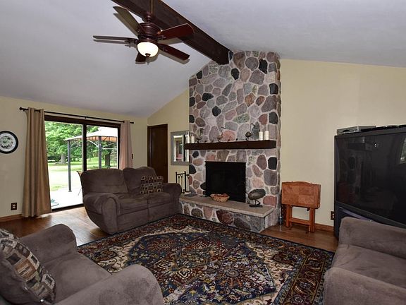 4th image of 9052 Skyline Dr