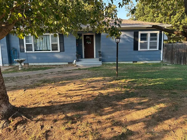 607 W Lafayette Ave, Checotah, OK 74426