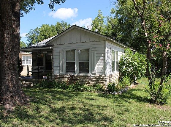 2nd image of 1621 Fresno Dr