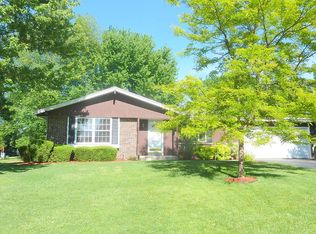 708 Cardiff Ct, Hartland, WI 53029