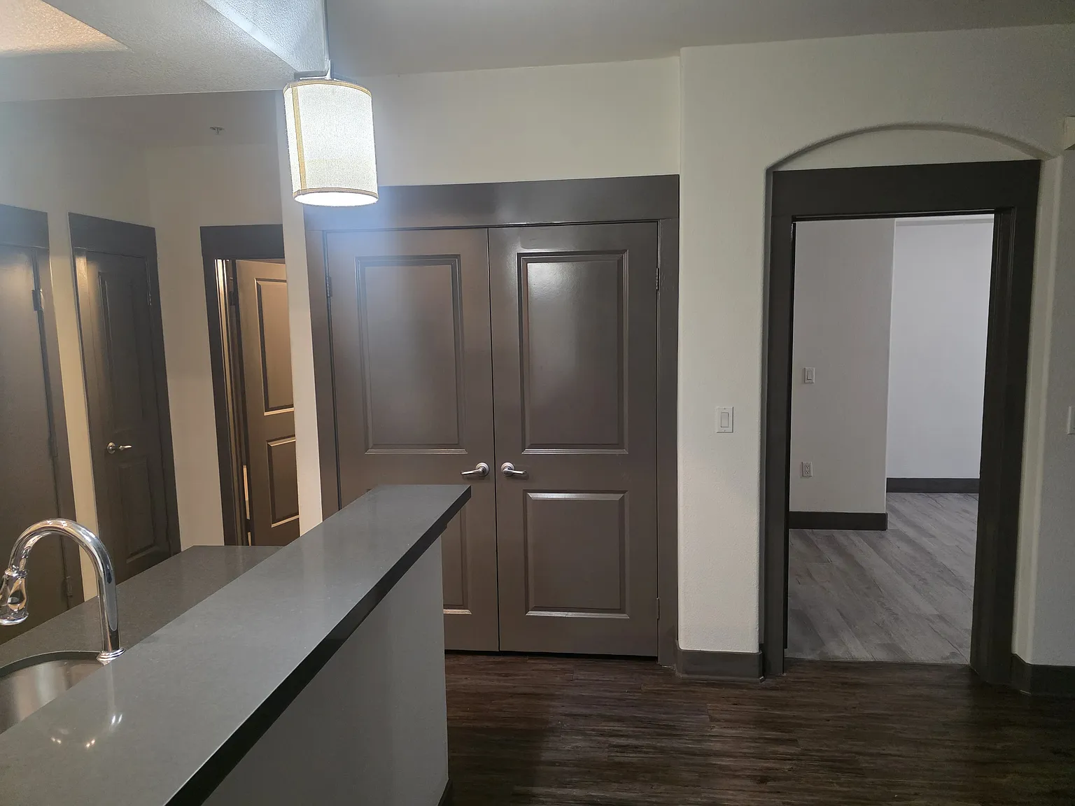 2 bed, 1090 sqft, $2,750 — Photo 3