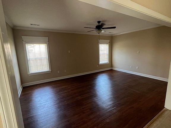 4th image of 72 Emma Rose Ct NE