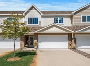 8559 Gateway Cir, Monticello, MN 55362