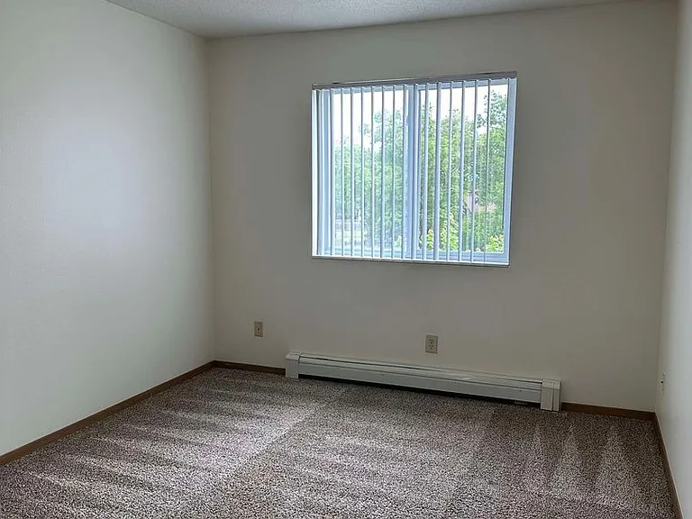 Dakota E & W Apartments — Photo 117