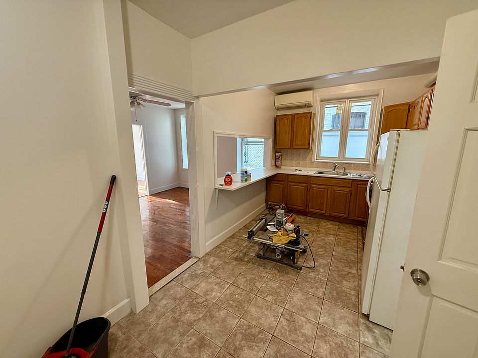 1st image of 364 Legion St #1R