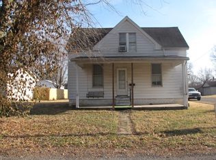 424 S 23rd St, Belleville, IL 62226