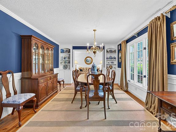 4th image of 537 Saint Cloud Dr
