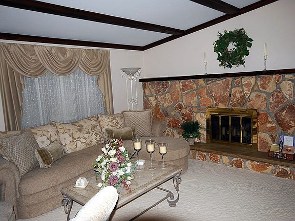 Large Family Room w/FP!!
