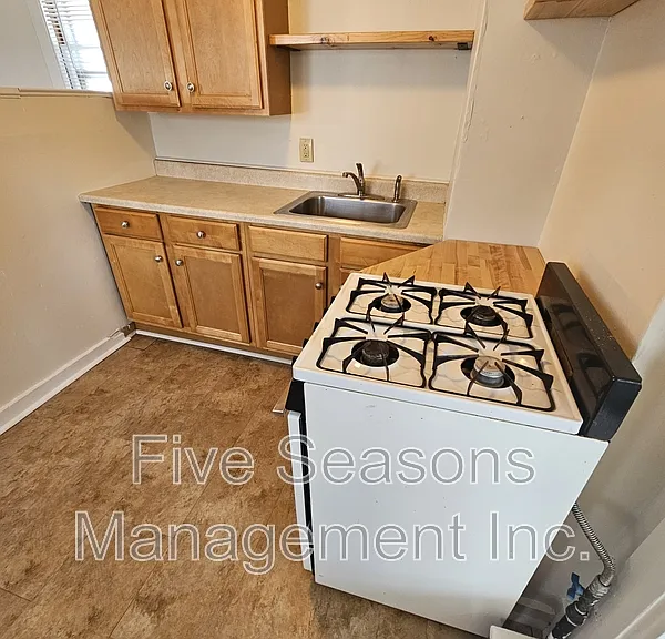 19 Grant St #7 — Photo 9