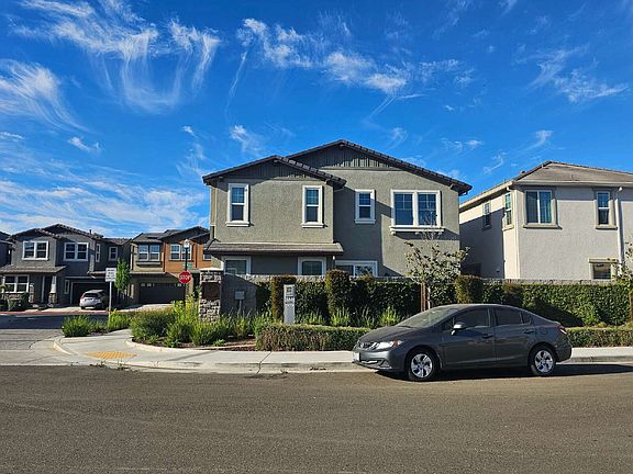 3rd image of 124 Alba Way
