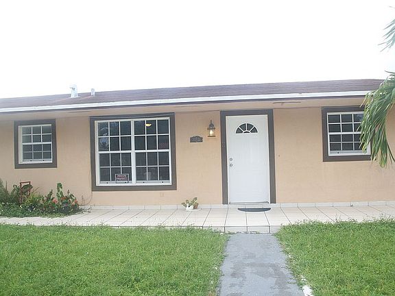 2nd image of 20524 NW 44th Pl