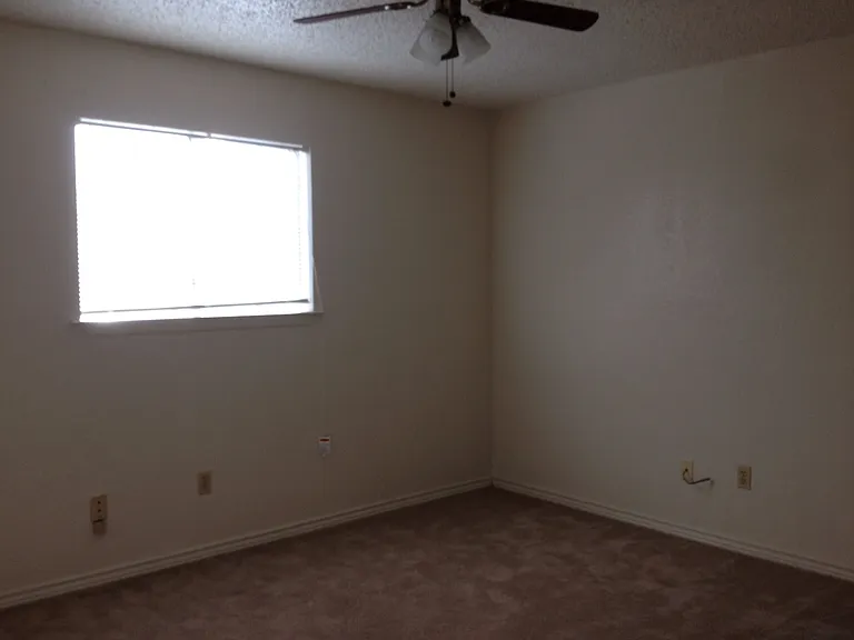 232 Craddock Ave — Photo 10