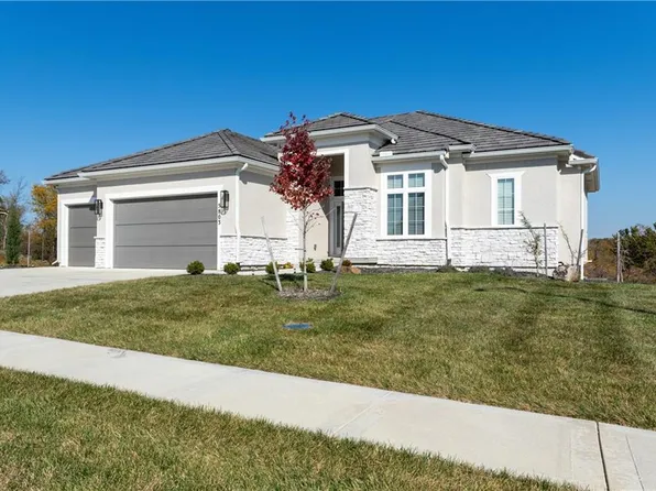 5803 N Lucerne Ave, Kansas City, MO 64151