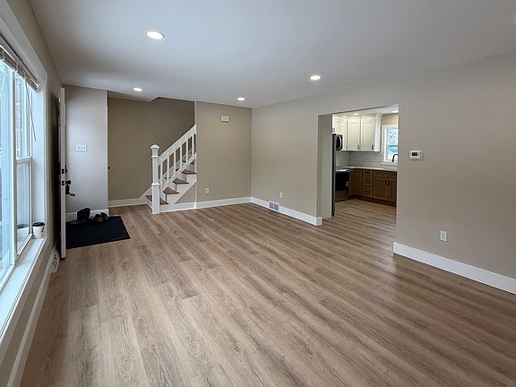 3rd image of 7 Louise Dr #7B