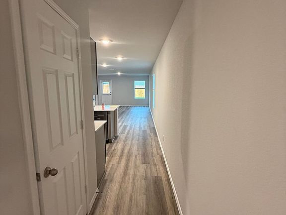 3rd image of 1314 Newey Cir