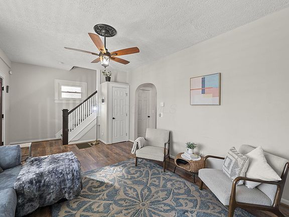 4th image of 674 Stanley Ave