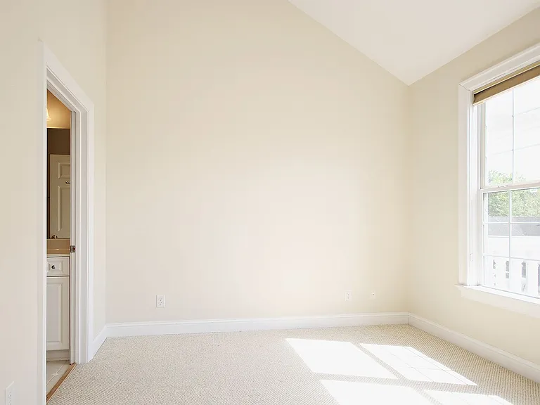 1052 Glenwood Station Ln #201 — Photo 6