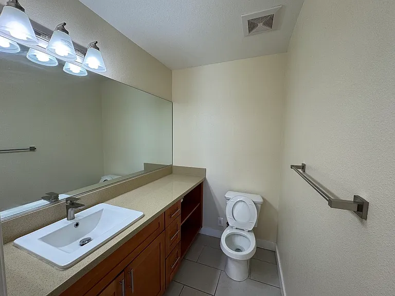 727 S Stoneman Ave #B — Photo 37