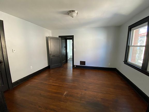 3rd image of 1535 Blair Ave #3
