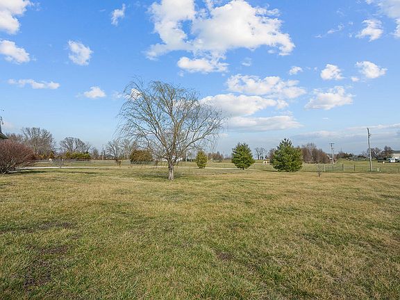 3rd image of 323 Larkspur Court
