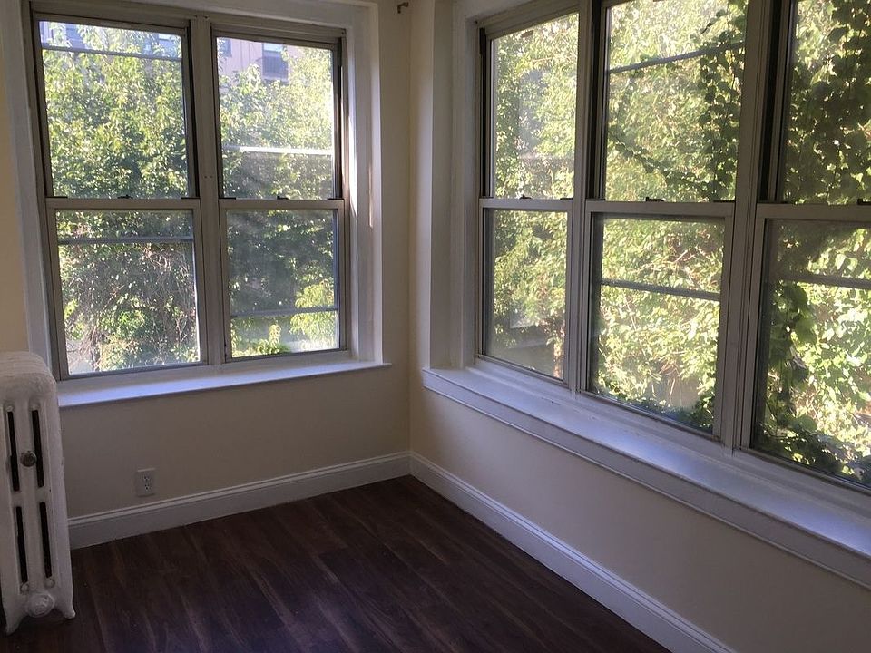 1st image of 2416 29th St APT 22