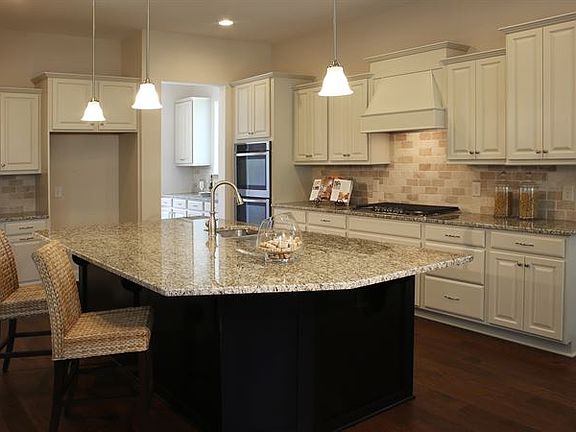 3rd image of 234 Monteray Oaks Cir