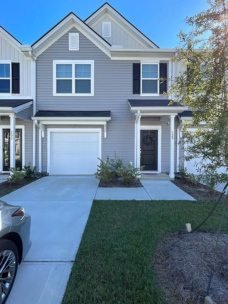 3 bed, 2.5 bath, 1654 sqft, $2,000 — Photo 1