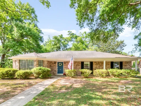 112 Baratara Dr, Chickasaw, AL 36611