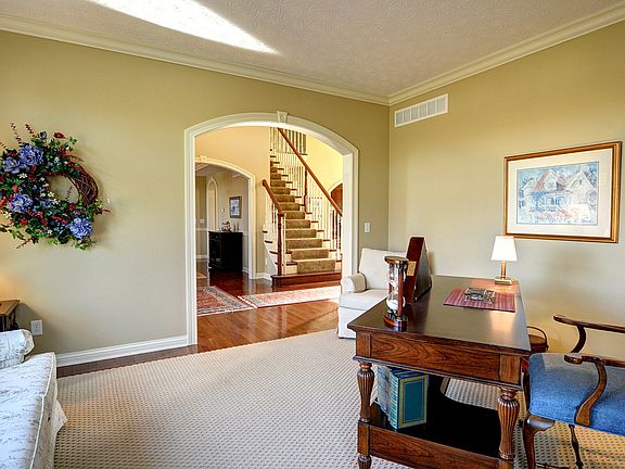 4th image of 2249 Annandale Pl