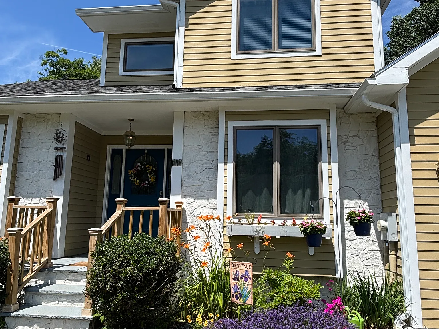 4 bed, 2.5 bath, 2512 sqft, $4,000 — Photo 2