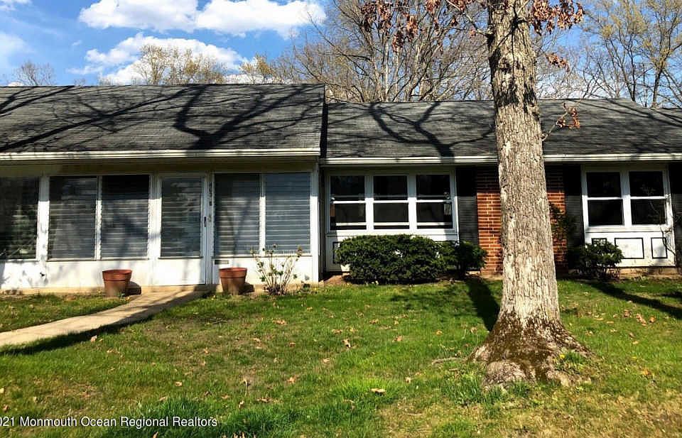 1st image of 463B Portsmouth Dr #1002