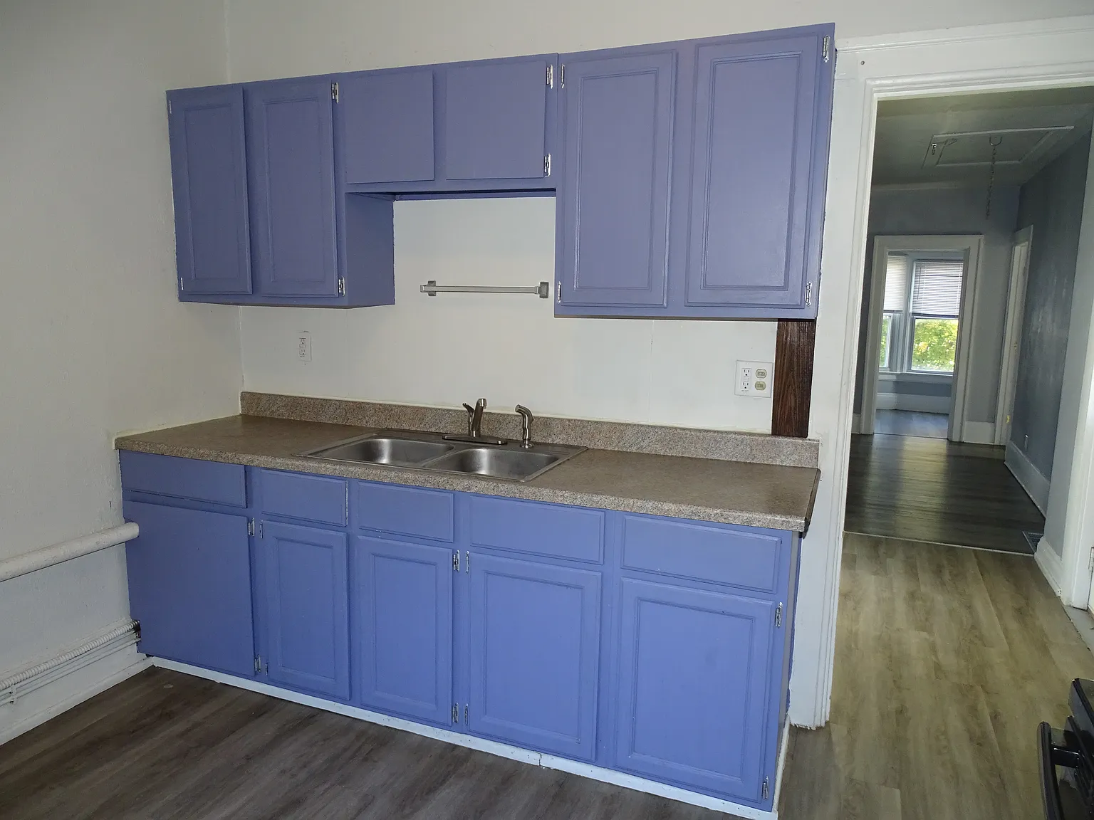 2 bed, $1,050 — Photo 3