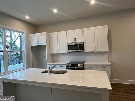 4th image of 1426 Hazy Way SE #320