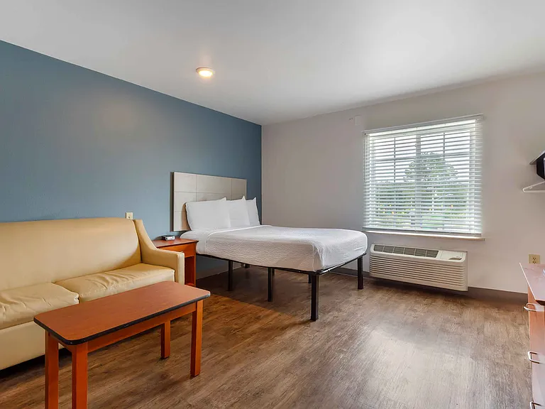Deluxe Studio - 1 Full Bed