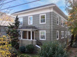 2256 NW Overton St APT 12, Portland, OR 97210