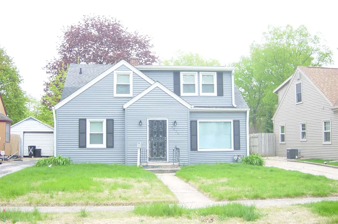 4623 Arlington St photo 1