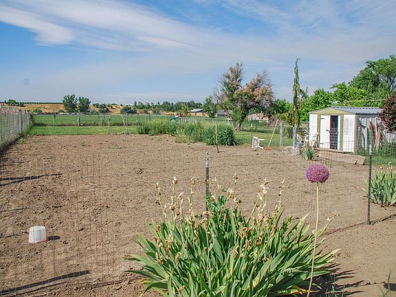 Huge, Fenced Garden Area