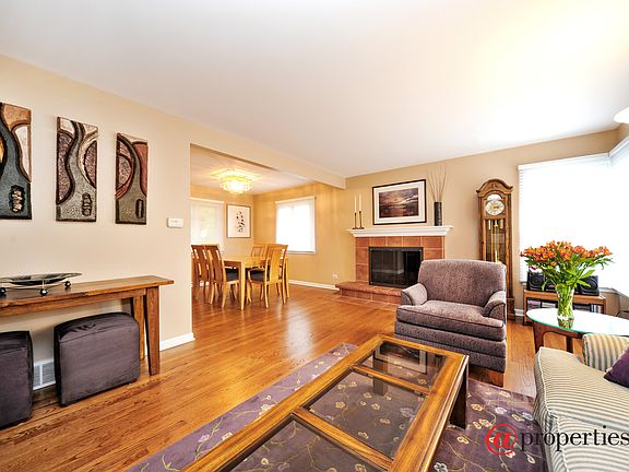 Living Room / Dining Room