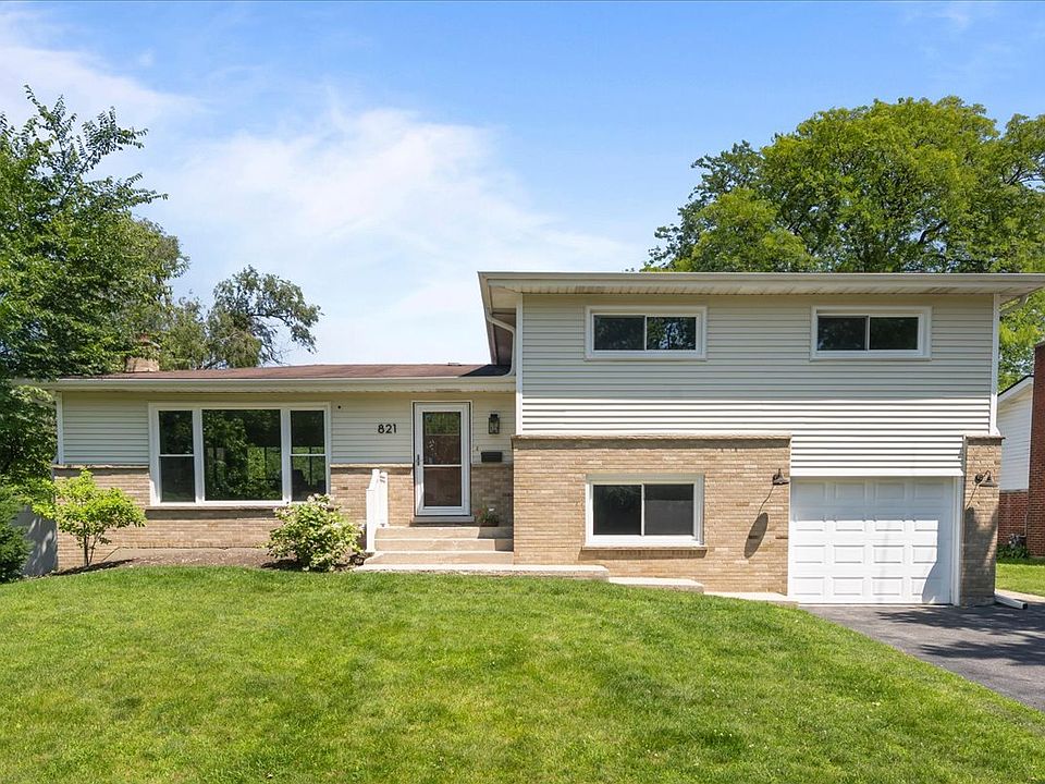 1st image of 821 Castlewood Ln