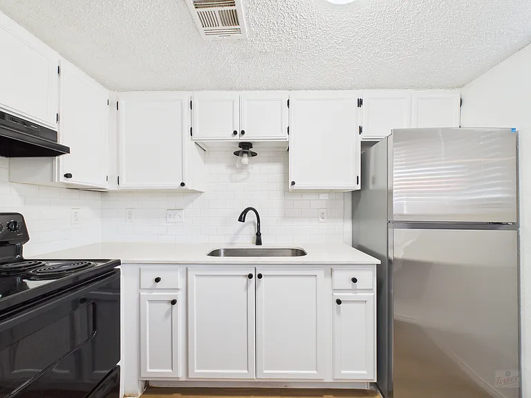 2500 Burleson Rd #201 — Photo 2