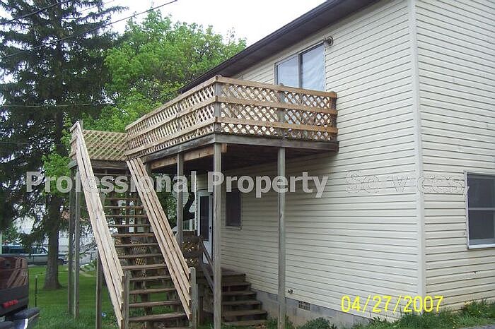 1st image of 427 E Washington St #B