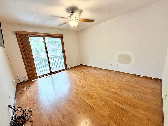 3rd image of 4689 High Point Dr APT 8